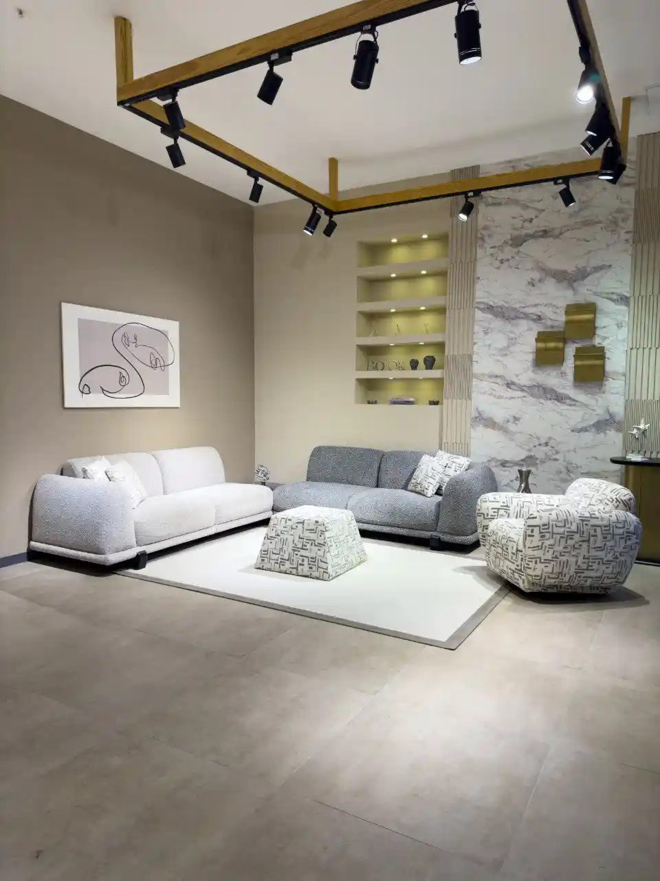 ROMA CORNER